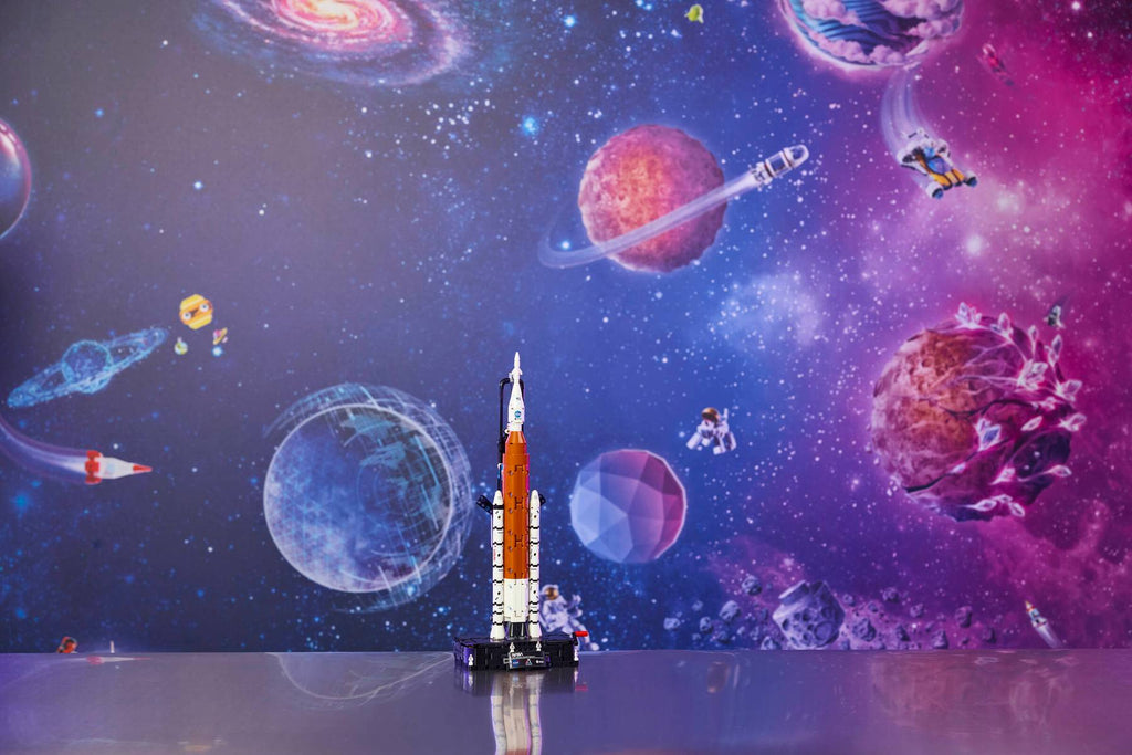 LEGO 42221 Nasa Artemis Space Launch System Rocket