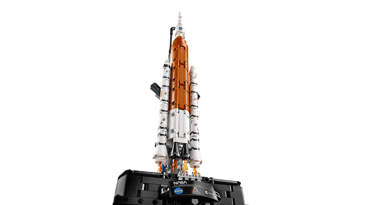 LEGO 42221 Nasa Artemis Space Launch System Rocket