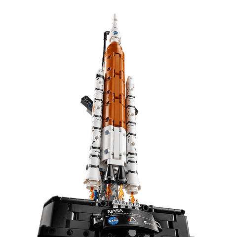 LEGO 42221 Nasa Artemis Space Launch System Rocket