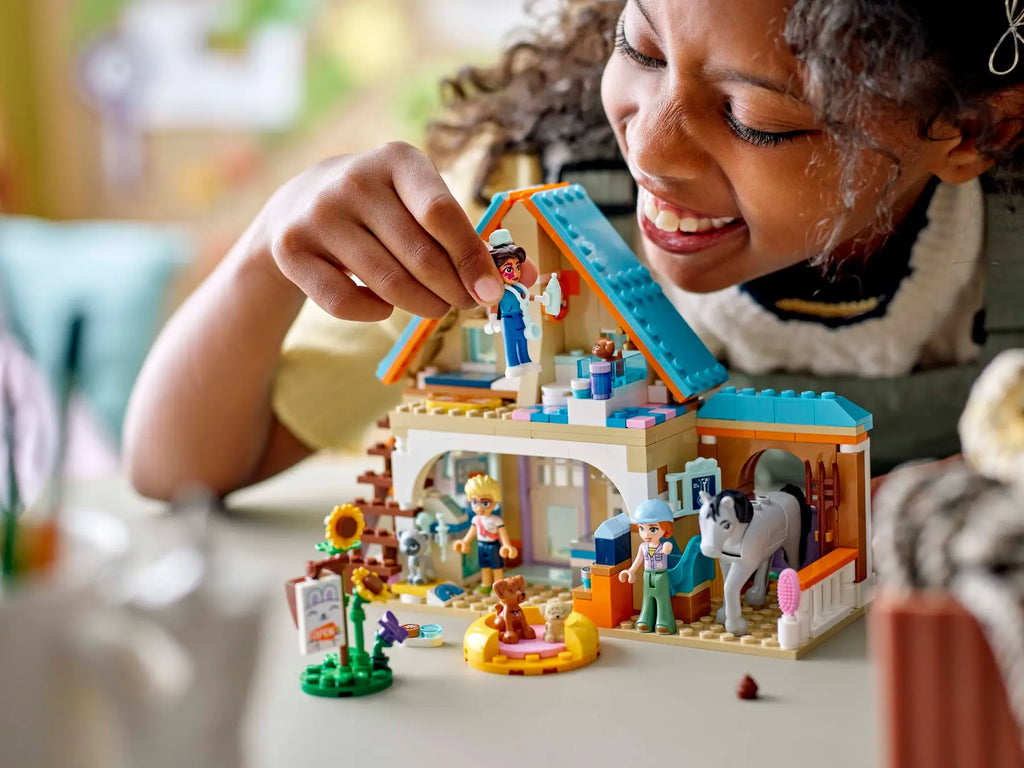 Dim Gray LEGO 42651 Horse and Pet Vet Clinic for Animal Lovers THE DREAM FACTORY 42651_Lifestyle_cons_2_en-gb.webp Building Sets and Construction Toys