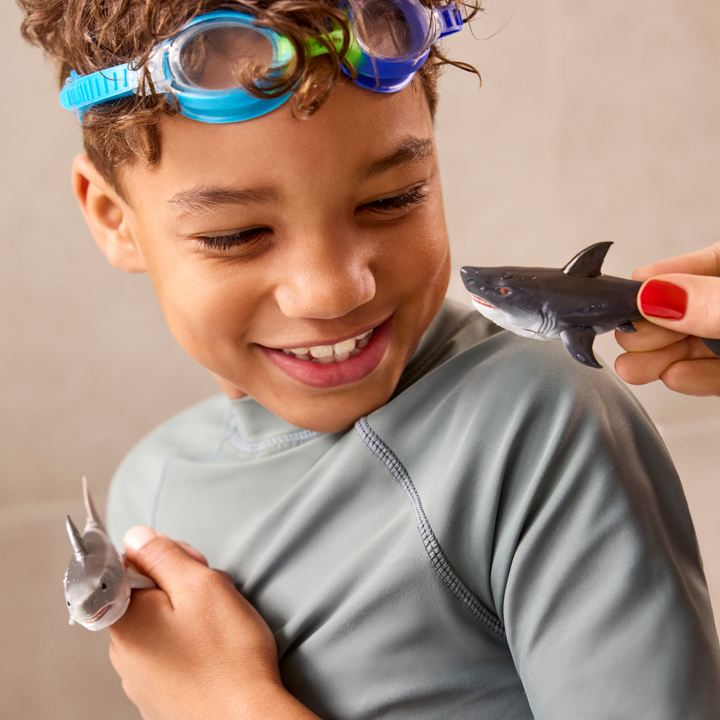 Tan Zuru Robo Alive Shark 71165UQ1 Toyzoona 71165D_ROBOALIVE_SWIMMINGSHARK_EcomImage5.png Action Figures and Play Sets