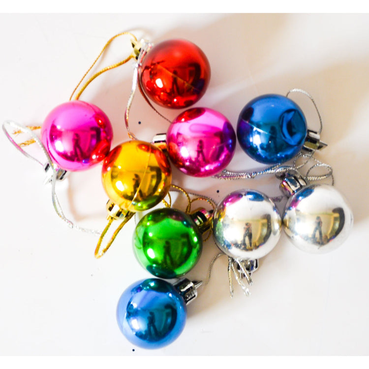 Antique White Colourful Ball Christmas Decor Bright Festive Accent Toyzoona CR138.jpg Seasonal