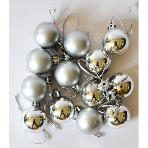 Gray Many Silver Ball Christmas Decor 19V3409 Festive Shine Decor Toyzoona CR28.jpg Seasonal