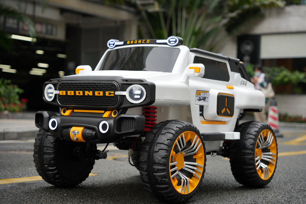 Ride On Car White Gold MQ 150 - Toyzoona