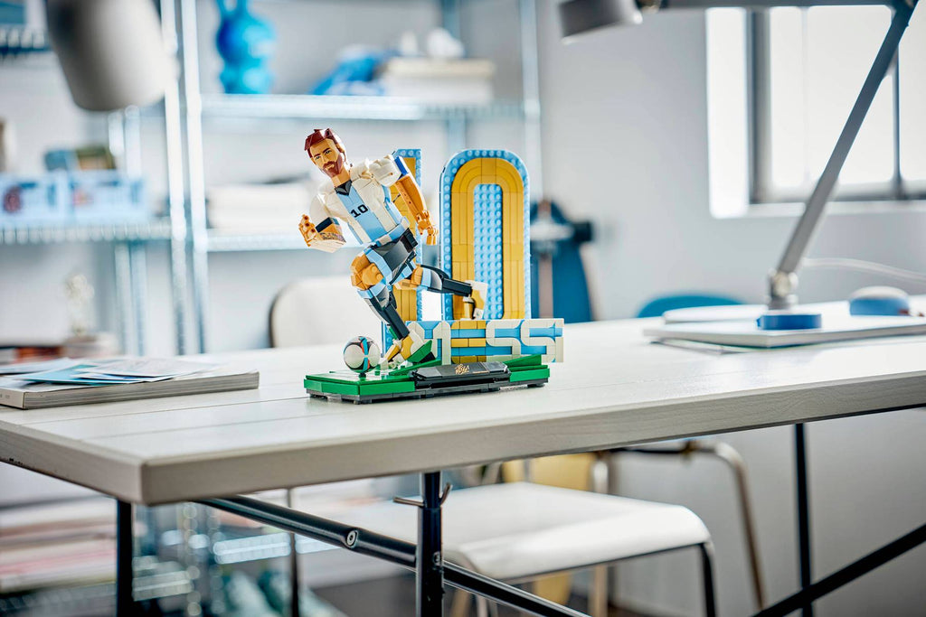 LEGO 43015 Lionel Messi Soccer Legend