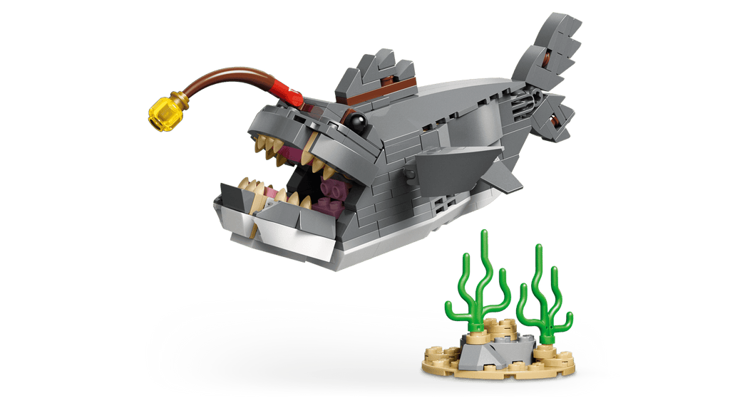 LEGO 31381 Fierce Shark with a Treasure Chest